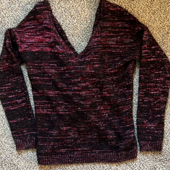 Multicolored crisscross back sweater - Picture 2 of 3